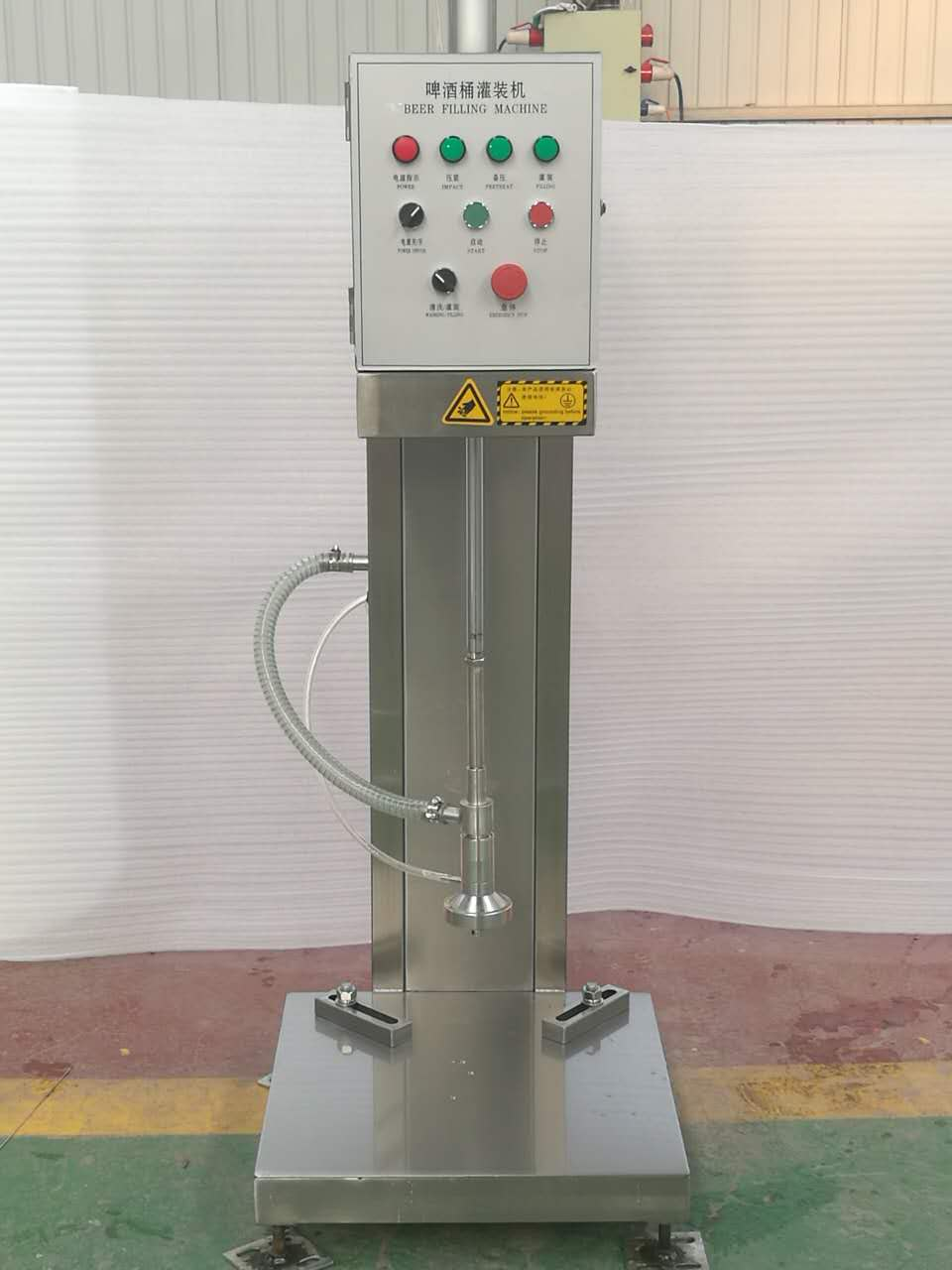 United Kingdom beautiful looking automatic / manual  beer filling machine of sus304 316 China manufactures W1